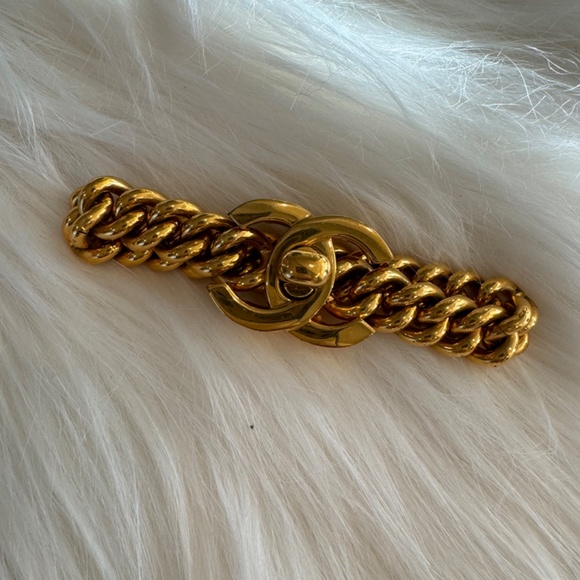 CHANEL CC Logo Turn Lock Motif Chain Bracelet - Picture 5 of 9